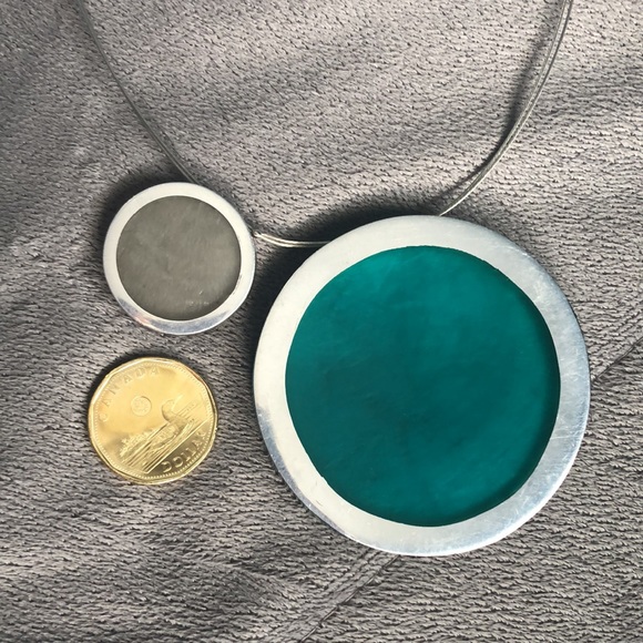 Aqua and Gray Wire Necklace - Picture 3 of 3